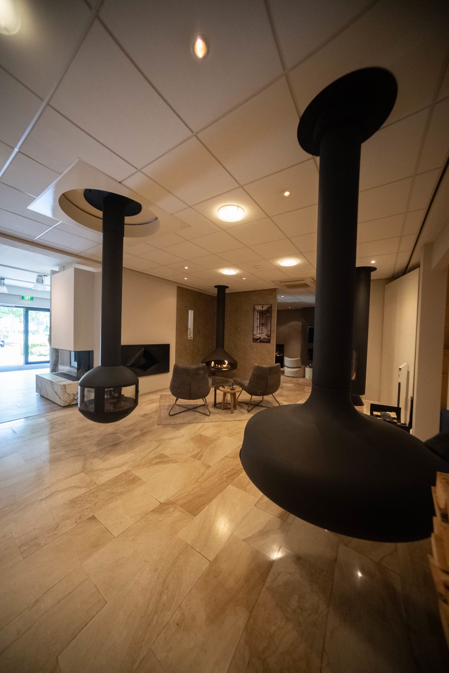 Hanghaarden in de showroom in Almere